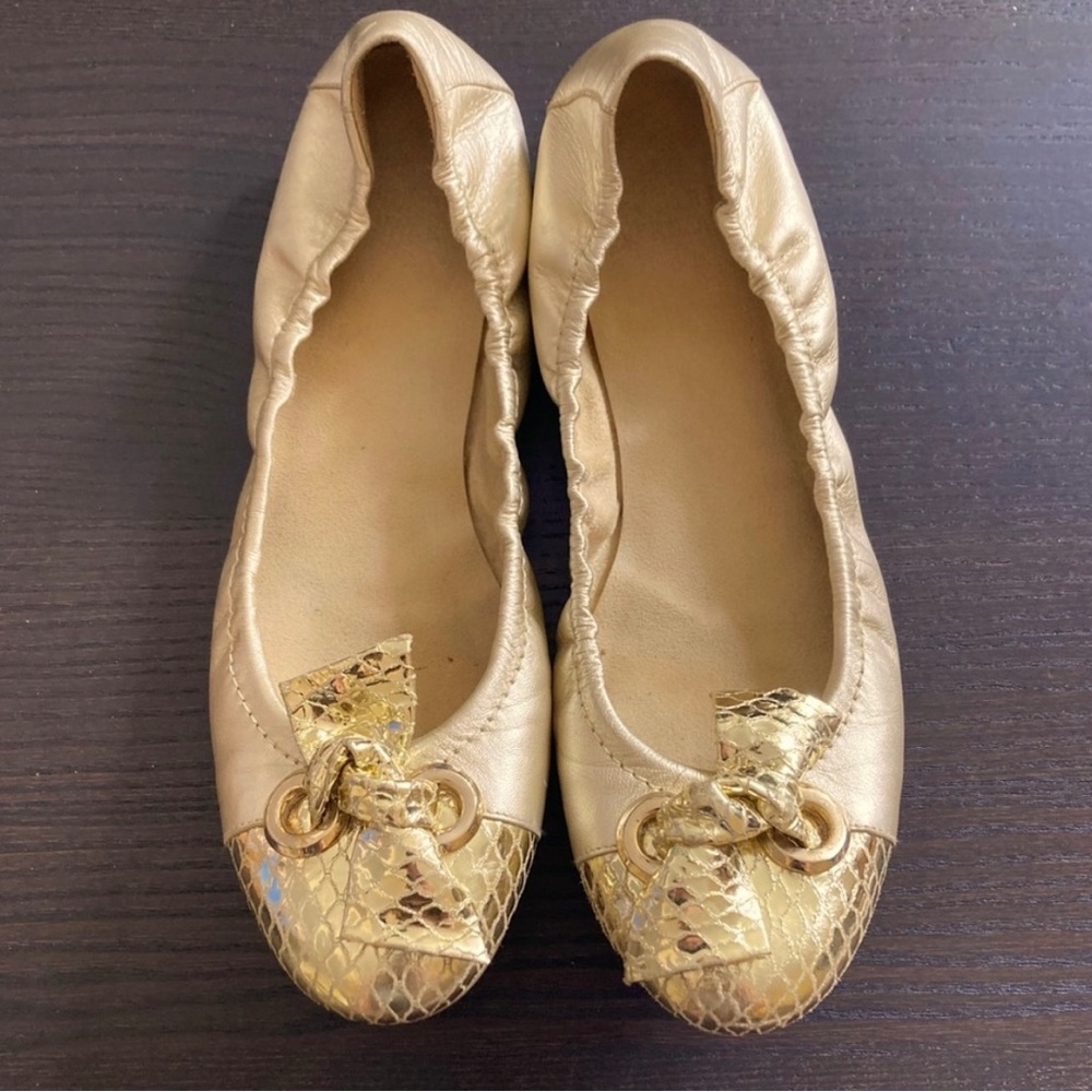 Stuart Weitzman Gold ballet flats, size 8